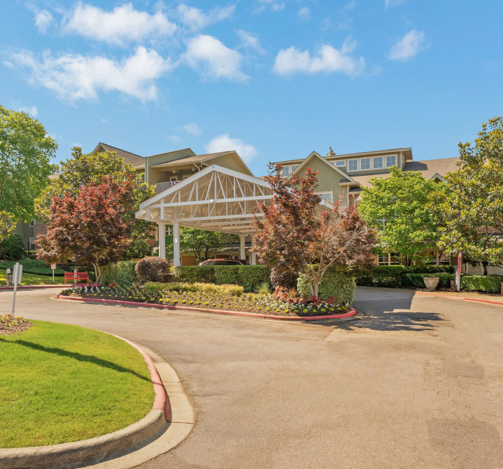 AL101282_2385_Dolly_Ridge_Vestavia_20220531_004 - Grace Management Inc.