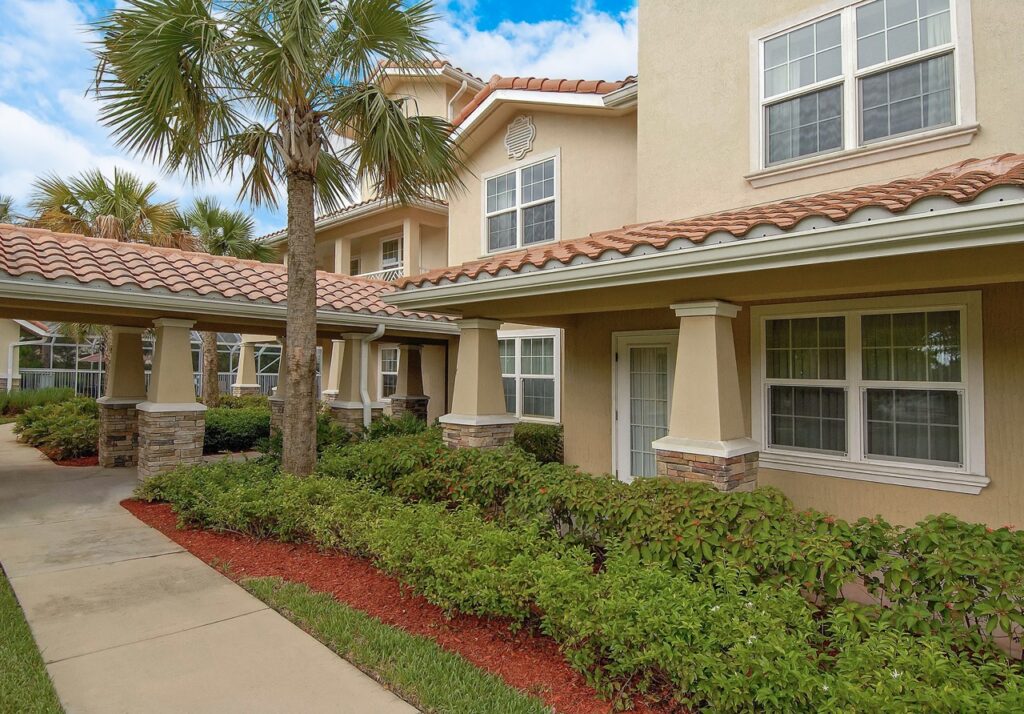 Windward-Palms-Large - Grace Management Inc.